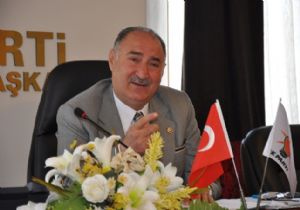 Yılmaz vatandaşı dinliyor